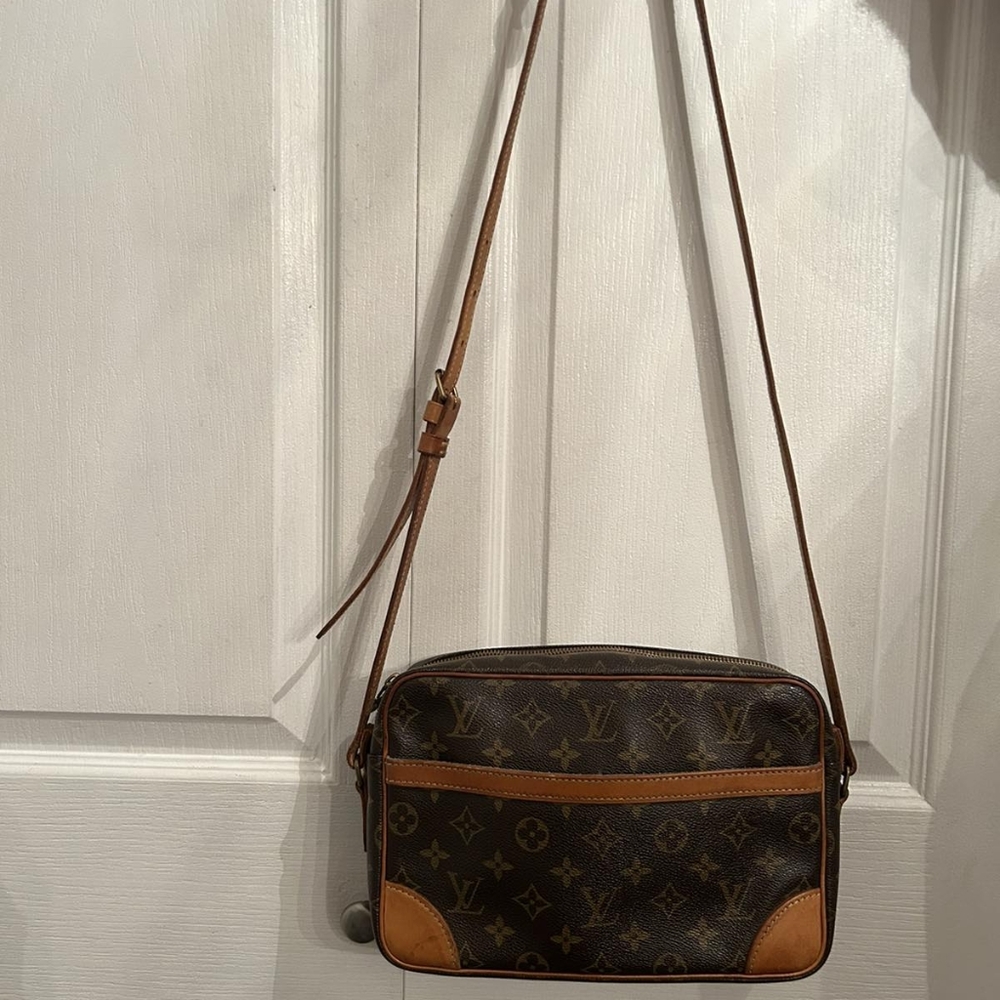 AUTHENTIC - Louis Vuitton Crossbody Bag Monogram Canvas (certificate included) - Picture 3 of 8